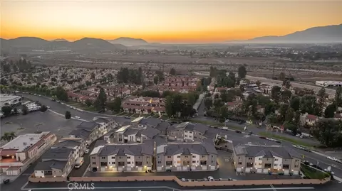 1122 Santo Antonio Dr, Colton, CA 92324