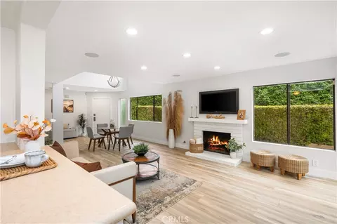 6024 E Silverspur Trl, Anaheim, CA 92807