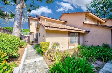2410 Plaza De Vis, Fullerton, CA 92833