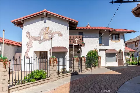 7561 Center #4, Huntington Beach, CA 92647