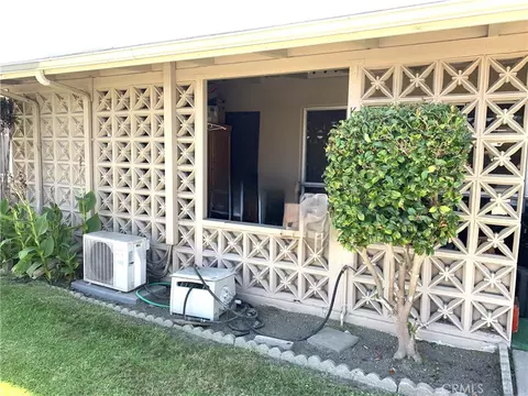 13040 Oak Hills Dr M9-224k, Seal Beach, CA 90740