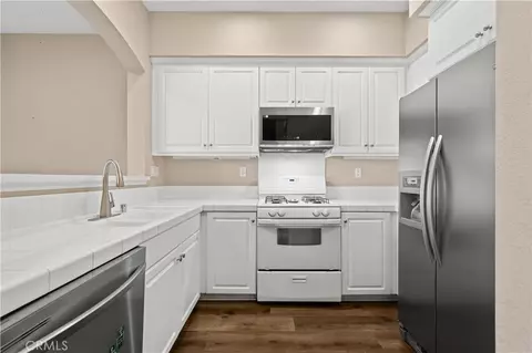 Kitchen - 142 Hedge Bloom, Irvine, CA 92618 photo 1 of 2