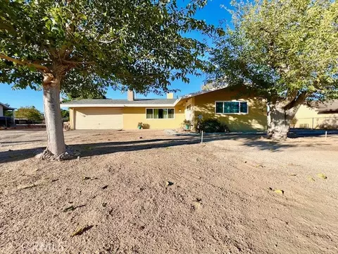 18236 Danbury, Hesperia, CA 92345