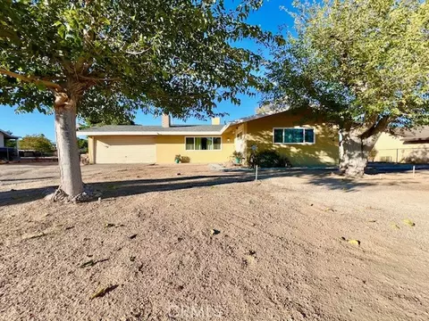 18236 Danbury, Hesperia, CA 92345