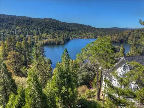 428 Delle Dr, Crestline, CA 92325 photo 2