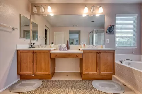 Bath - 39794 Cambridge Pl, Temecula, CA 92591 photo 2 of 3