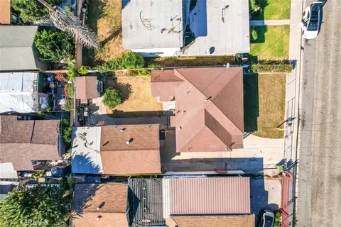814 W Maple St, Compton, CA 90220 photo 2