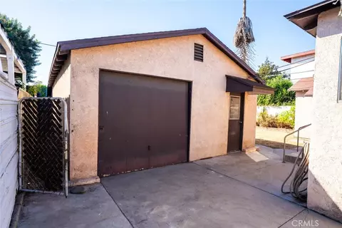 814 W Maple St, Compton, CA 90220 photo 4