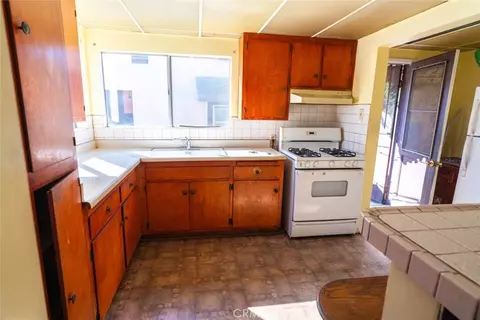 814 W Maple St, Compton, CA 90220 photo 5