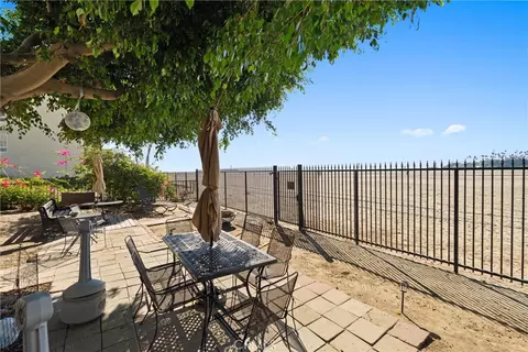Exterior - 1030 E Ocean #308, Long Beach, CA 90802 photo 3 of 4