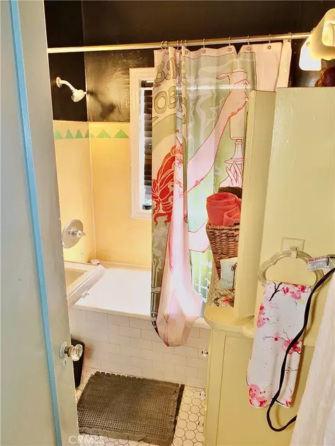 Bath - 1030 E Ocean #308, Long Beach, CA 90802 photo 1 of 2