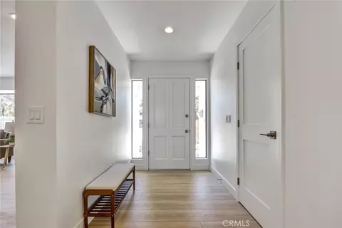 Entry Way - 5515 Thunderbird, La Jolla, CA 92037 photo 2 of 3