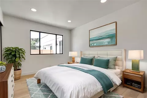 Bedroom - 5515 Thunderbird, La Jolla, CA 92037 photo 1 of 12