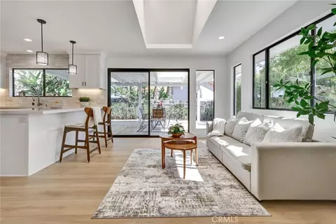 Living - 5515 Thunderbird, La Jolla, CA 92037 photo 3 of 3