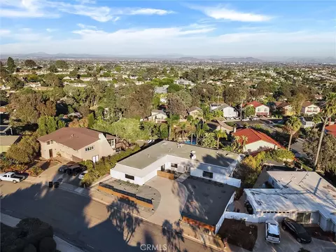 View/Area - 5515 Thunderbird, La Jolla, CA 92037 photo 1 of 8