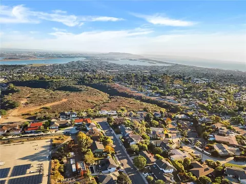 View/Area - 5515 Thunderbird, La Jolla, CA 92037 photo 5 of 8