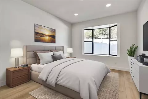 Bedroom - 5515 Thunderbird, La Jolla, CA 92037 photo 7 of 12