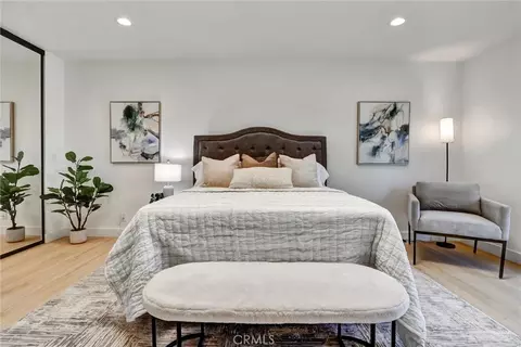 Bedroom - 5515 Thunderbird, La Jolla, CA 92037 photo 9 of 12