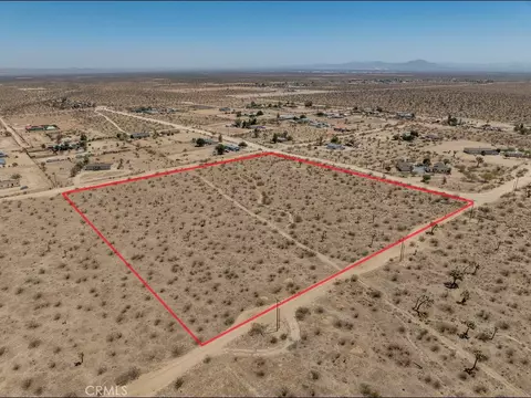 13828 Cholame Rd, Phelan, CA 92371
