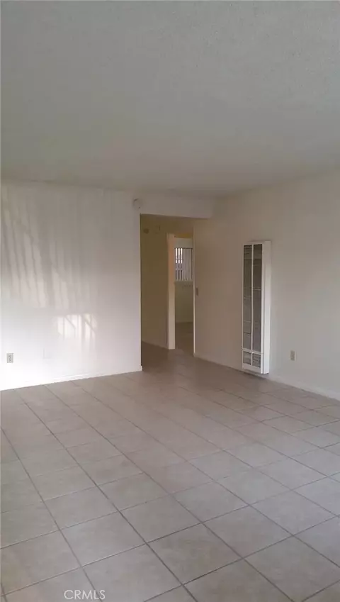 Living - 160 W Cascade, Rialto, CA 92376 photo 1 of 4