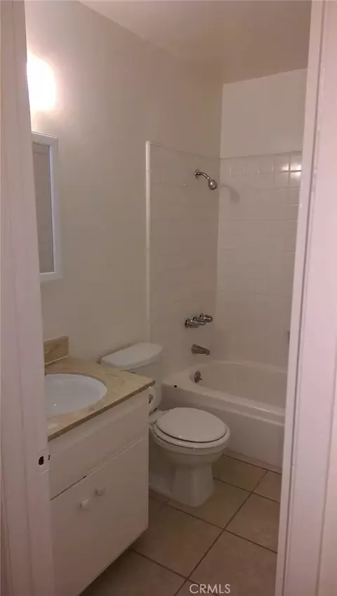 Bath - 160 W Cascade, Rialto, CA 92376 photo 1 of 3