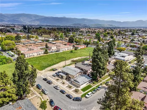 View/Area - 160 W Cascade, Rialto, CA 92376 photo 3 of 7