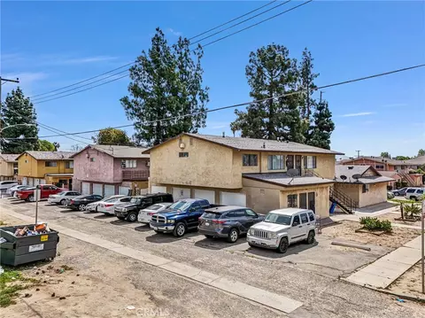 Exterior - 160 W Cascade, Rialto, CA 92376 photo 1 of 2