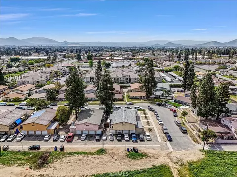 View/Area - 160 W Cascade, Rialto, CA 92376 photo 5 of 7