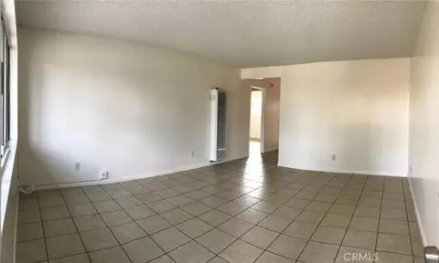 Living - 160 W Cascade, Rialto, CA 92376 photo 4 of 4