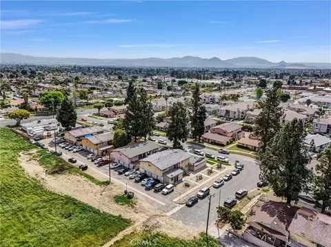 View/Area - 160 W Cascade, Rialto, CA 92376 photo 6 of 7