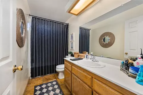 Bath - 9711 Touchstone, Bakersfield, CA 93311 photo 4 of 4