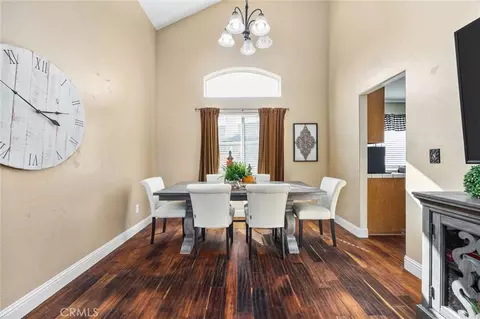 Dining - 9711 Touchstone, Bakersfield, CA 93311 photo 1 of 2