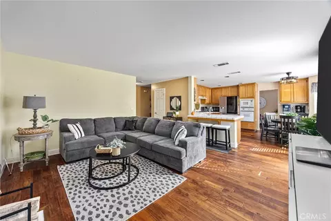 Living - 9711 Touchstone, Bakersfield, CA 93311 photo 2 of 2