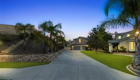 23 Via Palmieki Ct, Lake Elsinore, CA 92532