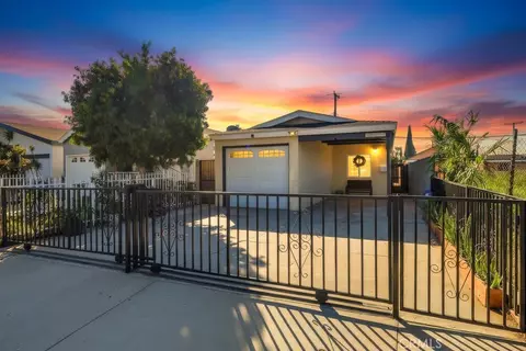 12220 211th St, Hawaiian Gardens, CA 90716