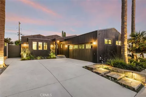 624 Sea Breeze Dr, Seal Beach, CA 90740