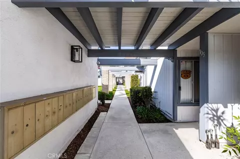 Entry Way - 111 N Stanford Ave, Fullerton, CA 92831 photo 1 of 1