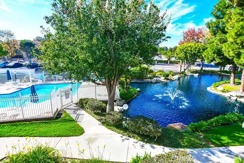 16551 Grunion Ln #204, Huntington Beach, CA 92649