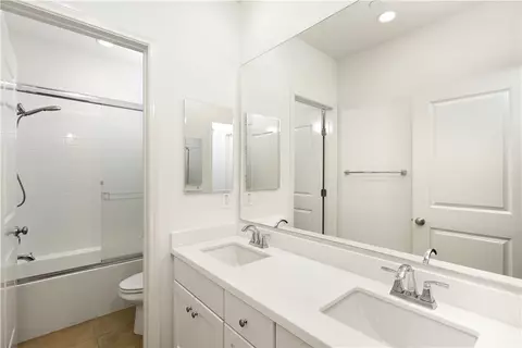 Bath - 128 Full Sun, Irvine, CA 92618 photo 3 of 3