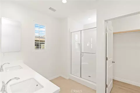 Bath - 128 Full Sun, Irvine, CA 92618 photo 2 of 3