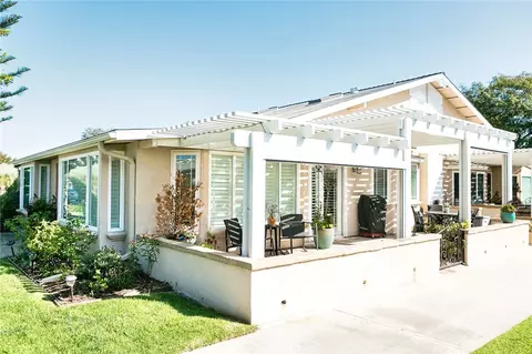 1790 Sunningdale Ave #M14-15G, Seal Beach, CA 90740