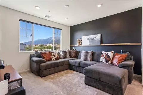 16620 Wyndham Ln #9, Fontana, CA 92336