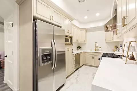 820 S Bedford #105, Los Angeles, CA 90035