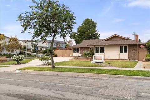 1701 Lark Ellen Dr, Fullerton, CA 92835