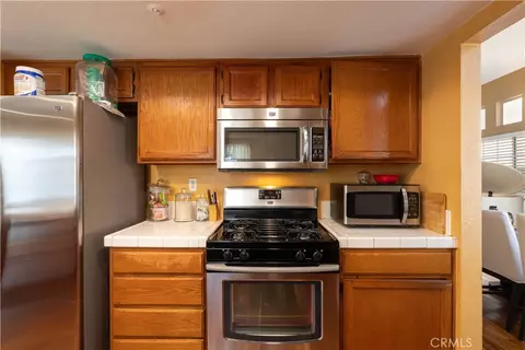 Kitchen - 11541 Plane Tree, Fontana, CA 92337 photo 2 of 5