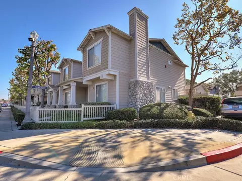 930 E Chestnut St, Anaheim, CA 92805
