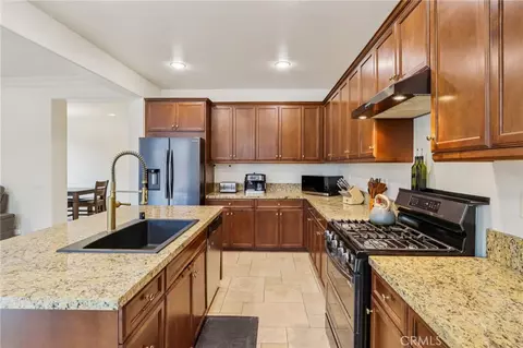Kitchen - 24892 Pine Mountain Ter, Corona, CA 92883 photo 5 of 5