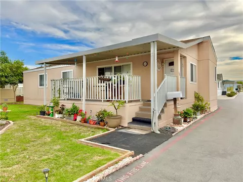 28 Walnut #28, Anaheim, CA 92801