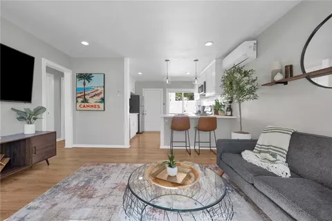 2701 E 17th St E, Long Beach, CA 90804