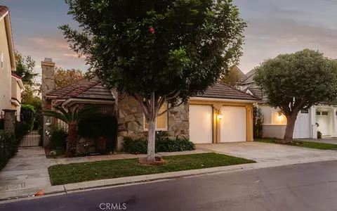 19371 Woodlands, Huntington Beach, CA 92648